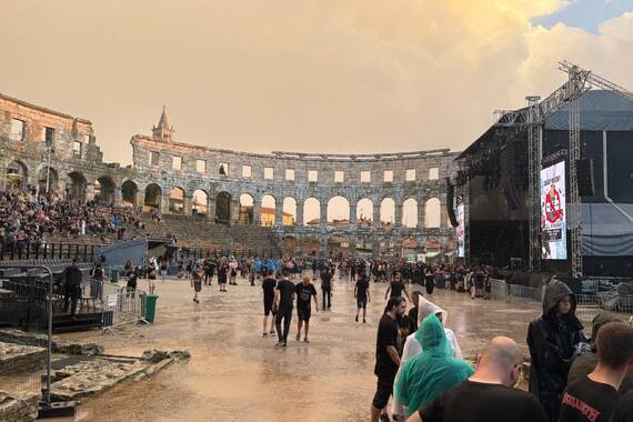 Dio fanova bježao iz Arene tik pred koncert: 'Ne želim se valjati u blatu k'o svinja'