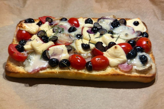 Složio sam bruschettu i točno u ponoć ubacio je u pećnicu - to je pravi 'midnight snack'