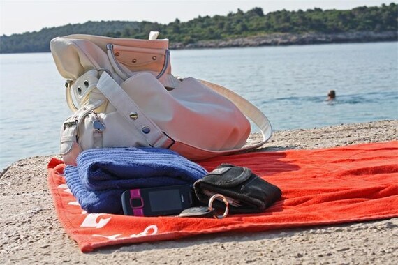 Dolijao dvojac koji je haračio plažama: počinili čak 20 krađa, evo što su sve 'maznuli'