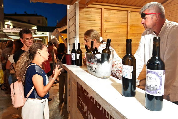 Festival vina i priča o Sardelinama, a posebno zanimljiv bio je mapping o mučeništvu svete Eufemije