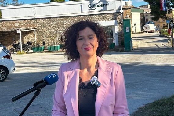 'Građani prijavljuju oblake dima iz cementare, a gradonačelnik kao da radi reklamu za istu tu tvornicu'