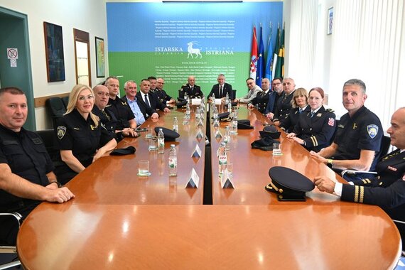 'Povjerenje u policiju ne gradi samo velikim akcijama': istarski 'plavci' obilježili svoj dan. Dodijeljena i brojna priznanja