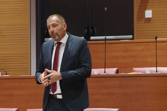 Paus u Saboru: 'Ne tjerajte ljude na građanski neposluh'