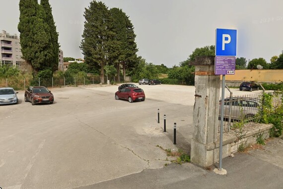 Zatvara se parkiralište kod stare Mehanike, evo i zašto