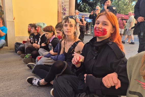 Zaustavljen Hod za život u Puli. Nisu uspjeli proći Prvomajskom