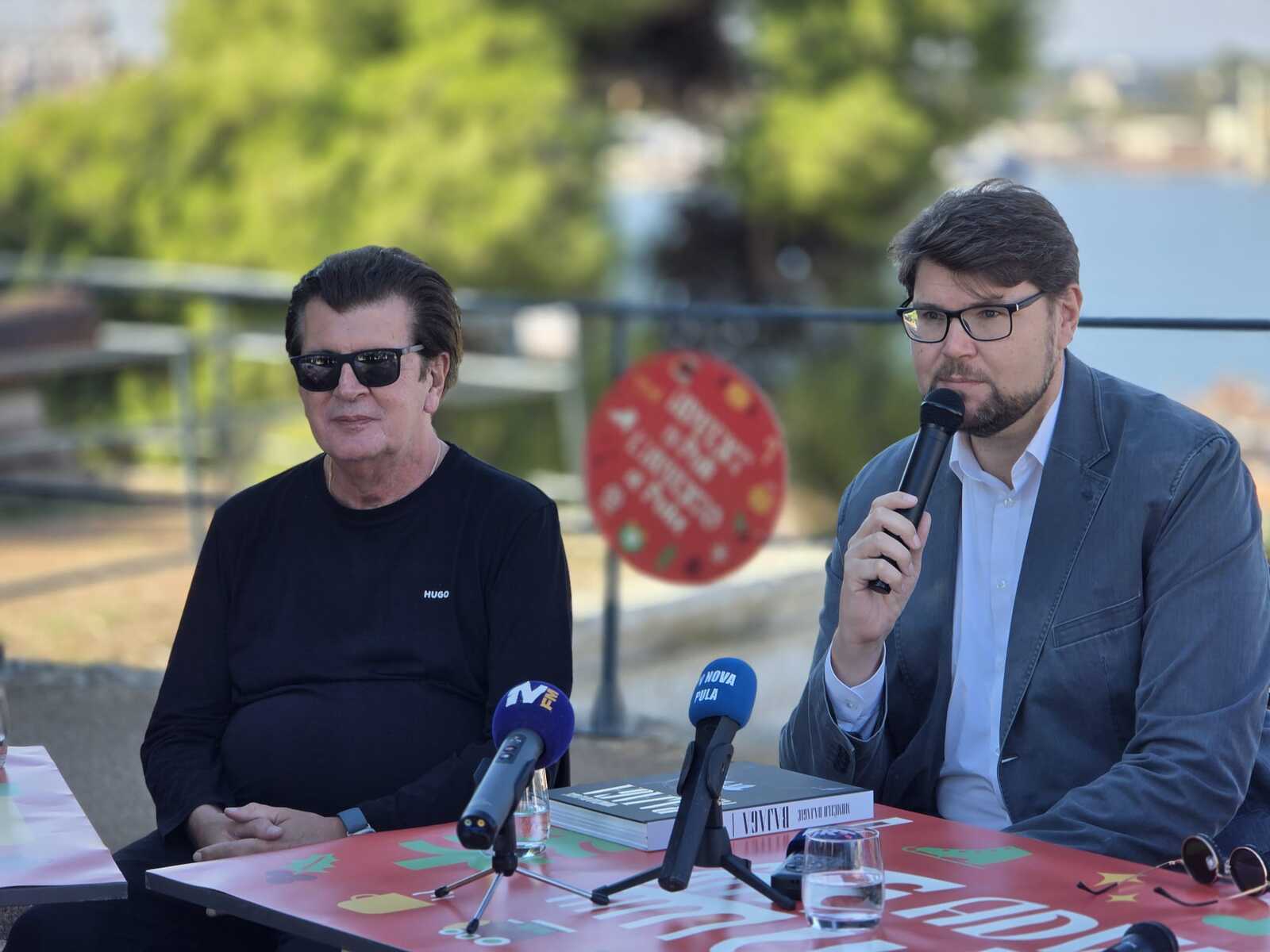 Momčilo Bajagić Bajaga i Peđa Grbin na pressici (Foto: Ivor Balen)