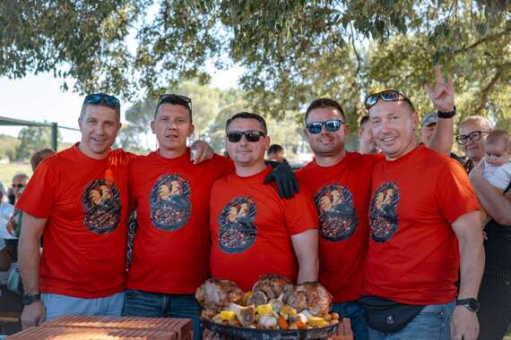 Ribari pripremili najbolju čeripnju na festivalu, a četiri penzićke osvojile slasticom