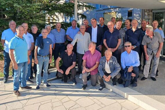 Iz cijele Istre stigli u istu školsku klupu, a 45 godina poslije opet su tu: 'Postali smo mladi penzioneri'