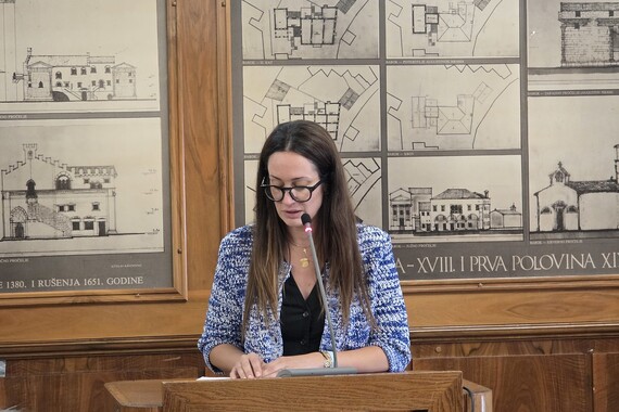 Nina Anđelković stavila mandat u mirovanje