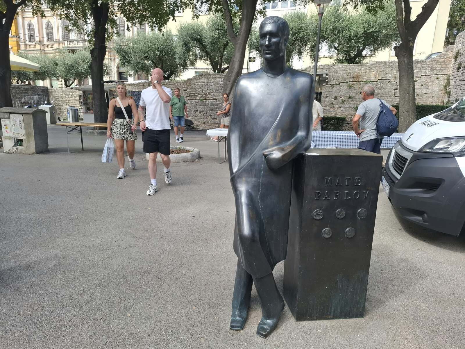 Mnoge je sablaznila skulptura u centru Pule (Foto: Mirjana Vermezović Ivanović)