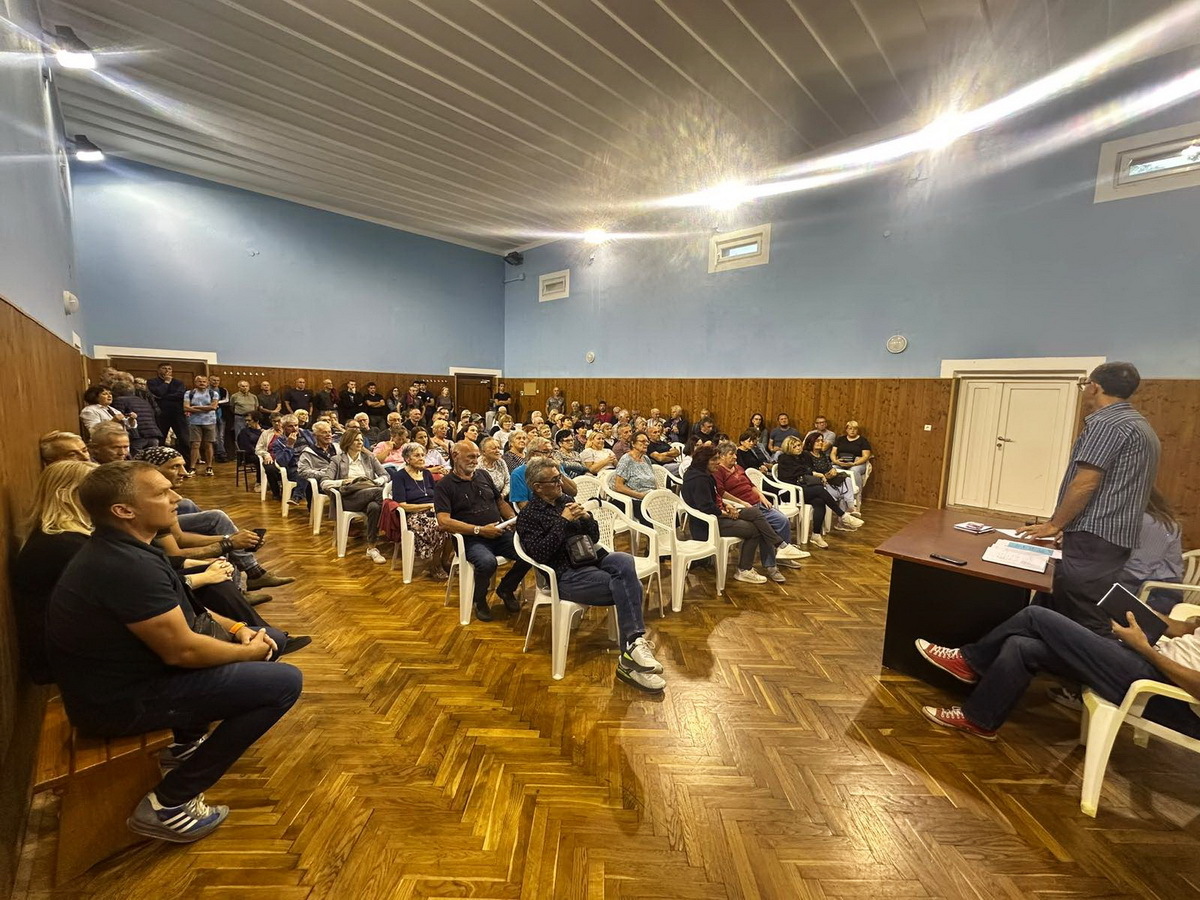 Zboru građana prisustvovalo je između 140 i 150 stanovnika