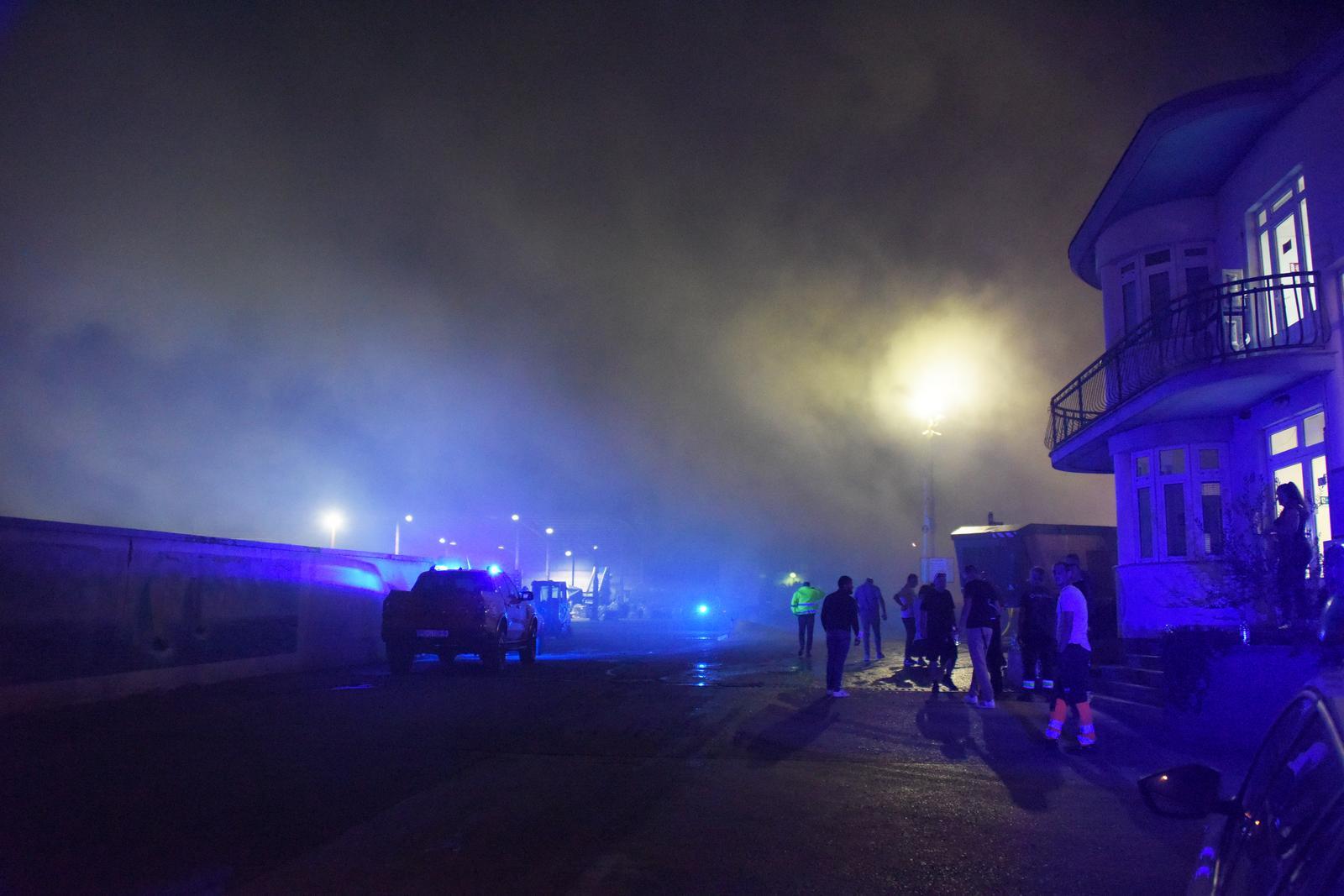 Prošla opasnost od dima (Foto: Saša Miljević/Pixsell) 