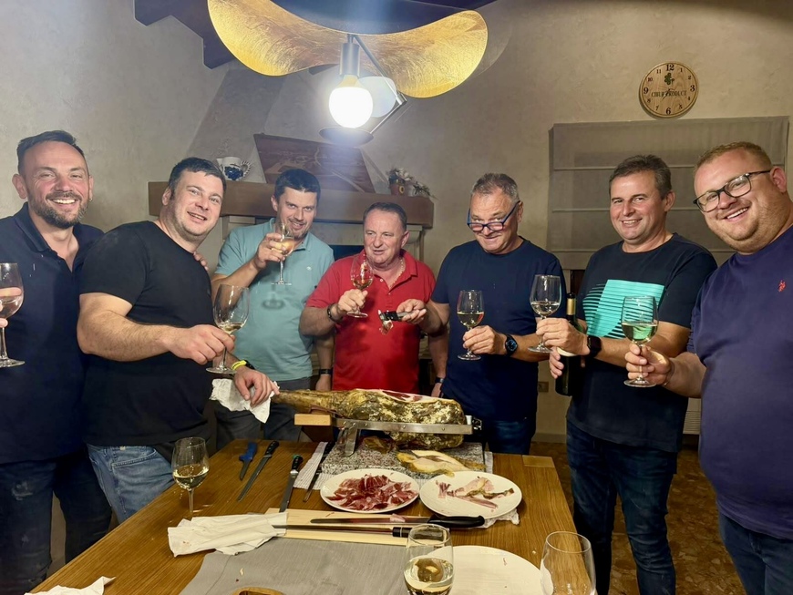 U konobi sastala se klapa. Trenirali su za Guinessov rekord: 'Ni to nije lako' 