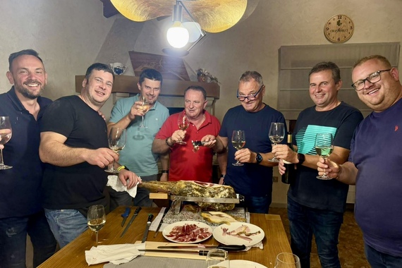 U konobi sastala se klapa. Trenirali su za Guinessov rekord: 'Ni to nije lako' 