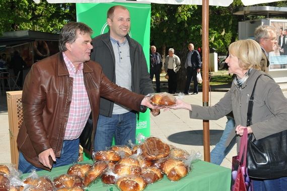 Ivan Jakovčić Pazinjanima podijelio preko 500 uskrsnih pinci