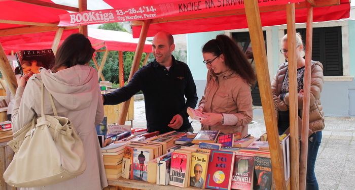 BOOKtiga knjigu i čitanje približava svakom namjernom i nenamjernom prolazniku
