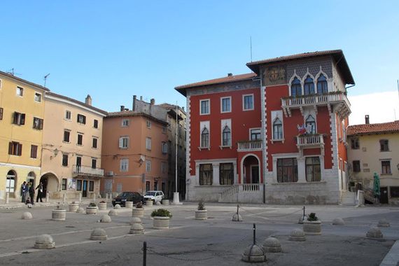 Prvi maj u Vodnjanu: Druženje na Narodnom trgu uz Mandolinski orkestar 