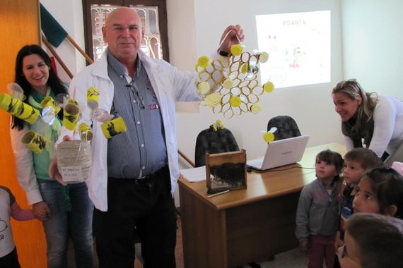 Pčelar Petar Banko mališane učio o pčelama i pčelarstvu