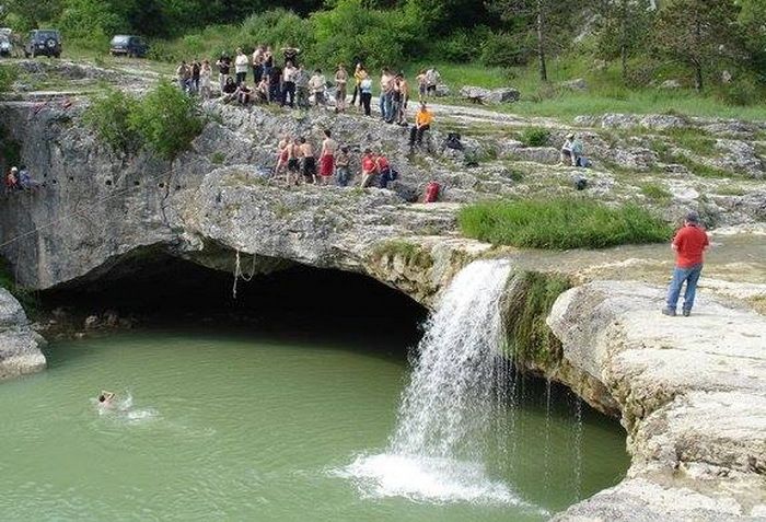Naš potok traži informacije o mogućim posljedicama kupanja u takvoj zagađenoj vodi s obzirom da su se brojni ljudi kupali prije objave rezultata analize