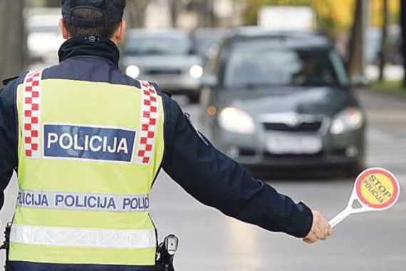 Bujska policija uhvatila pljačkaše odmah nakon krađe