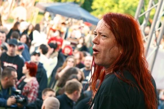 Počast rockerima: Tusta dobio stube,  Đoser zelenu površnu