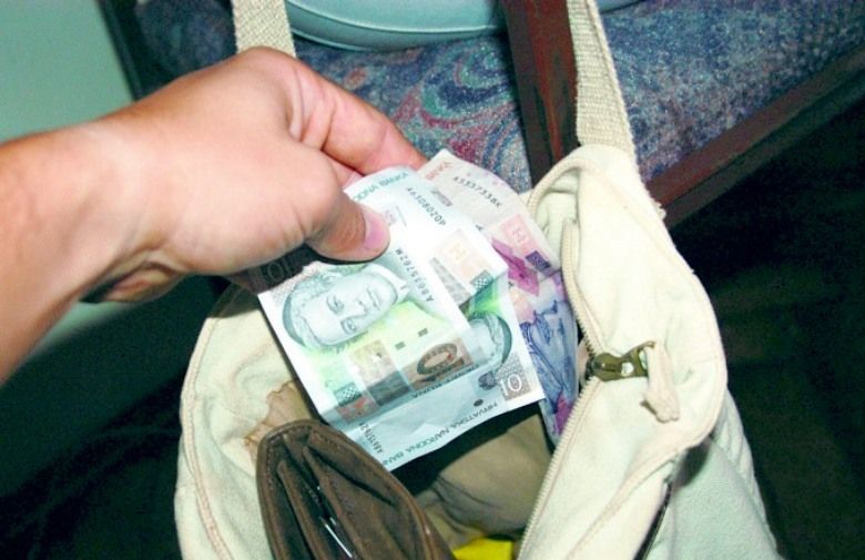Kada se probudio, muškarac je primijetio da su žene otišle te da su mu otuđile više stotina kuna