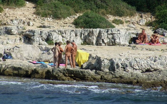 Nudistička plaža u Rovinju