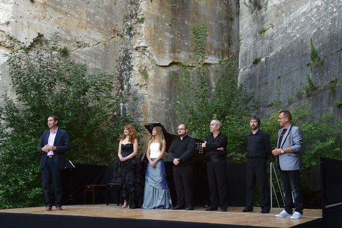 Projektom je predviđeno da Cave Romane u budućnosti postanu pozornica za održavanje vrhunskih koncerata