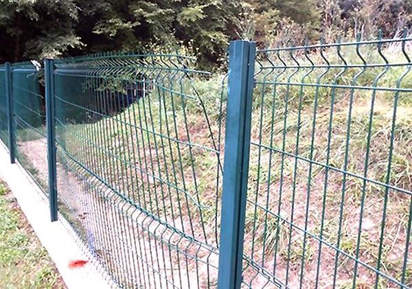 Vandali su razbili ogradu na igralištu
