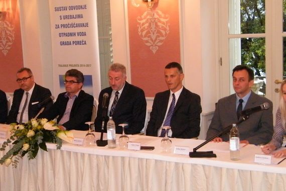Potpisan ugovor o proširenju porečkog sustava odvodnje: Na kanalizacijsku mrežu spojit će se 28 naselja