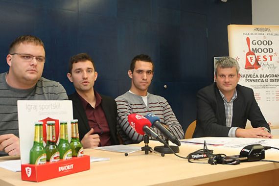 Intrade, Jole, Rozga, Stpaničev i Teška industrija u najvećoj blagdanskoj pivnici u Istri