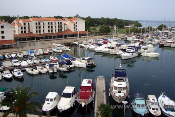 Iz marine u Červar Portu ukradeno plovilo vrijedno nekoliko stotina tisuća kuna