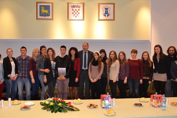 Krulčić sa stipendistima: Grad Pazin stipendira 51 studenta i 12 učenika