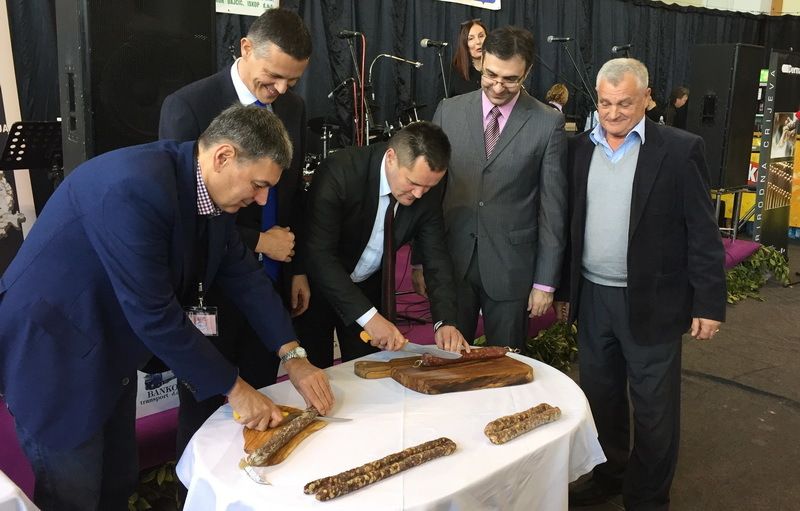 Svečano rezanje kobasica