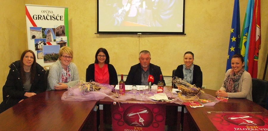 Ivana Bertetić, Aleana Mijandrušić, Laura Širol, Ivan Mijandrušić, Iva Jekić i Natali Putinja