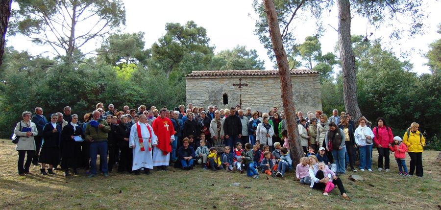 Sudionici hodočašća na otok Sv. jurja