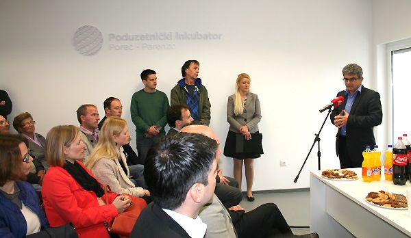 Grad Poreč realizirao je projekt Poduzetničkog inkubatora u zgradi Društvenog doma u Žbandaju