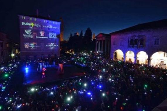 Hoće li Pula oboriti rekord u fotografiji najvećeg ljudskog svjetlosnog znaka?