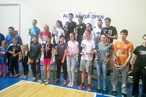 Alaber najbolja juniorka i seniorka na kickboxing turniru Alpe Adria Open 2015