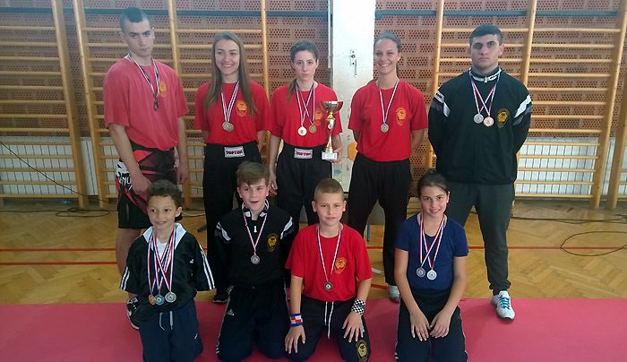 Ekipa pulskog Kickboxing kluba Lav