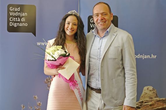 Klaudio Vitasović priredio prijem za Miss Istre Elenu Jung