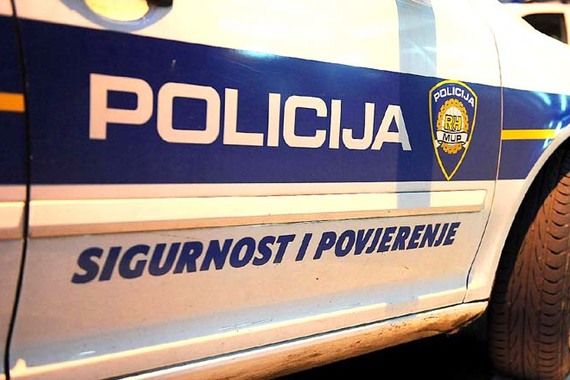 Lupao po pultu i vikao na djelatnicu OTP banke u Rovinju