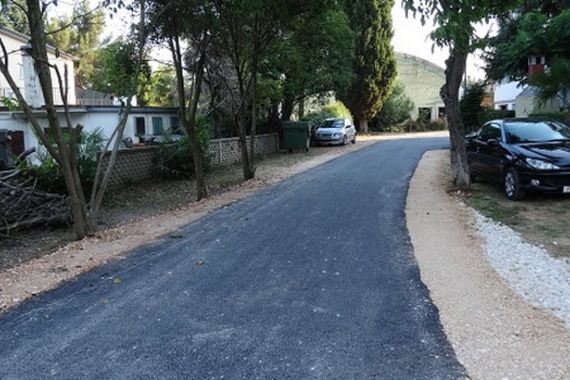 Asfaltirana ulica Gašpara Kalčića u Poreču