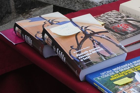 Rječnik govora zaseoka Mrkoči: Velika knjiga iz malog mjesta