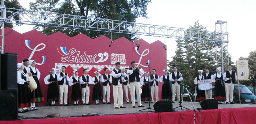 KUD Barban na Smotri izvornog folklora "Lidas"