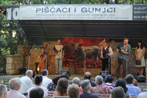 U Paliskima održan Tanac na tavolac, a u Marušićima Pišćaci i gunjci