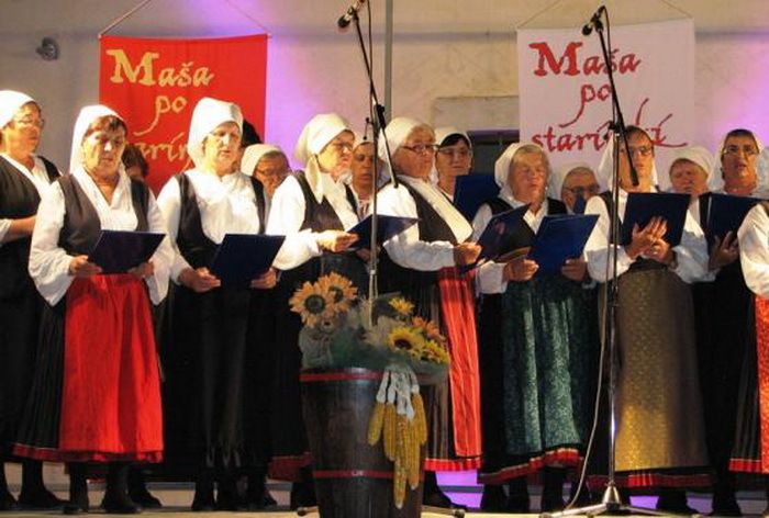 S prošlogodišnje Maše po starinski