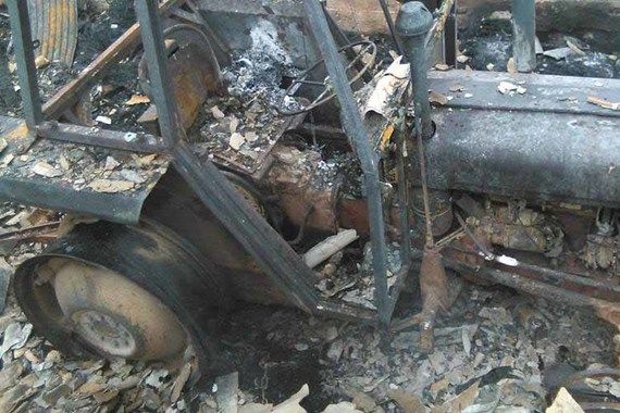 Izgorio traktor kod Segeta
