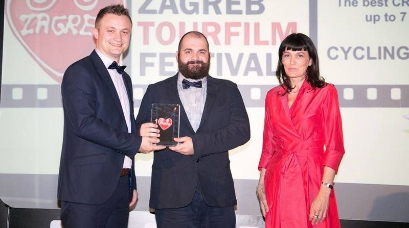 Sanel Isanović i Goran Načinović primaju nagradu
