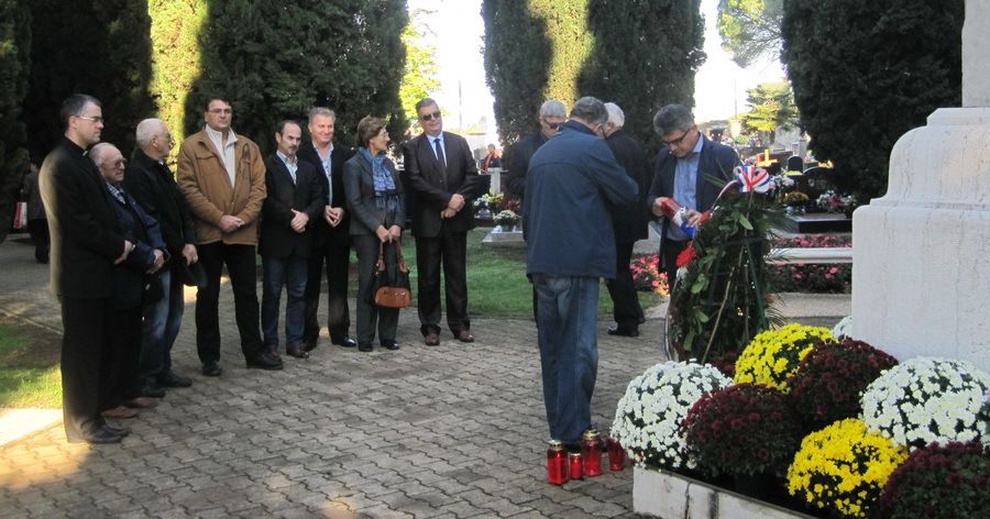 Polagenja vijenaca i sviječa 